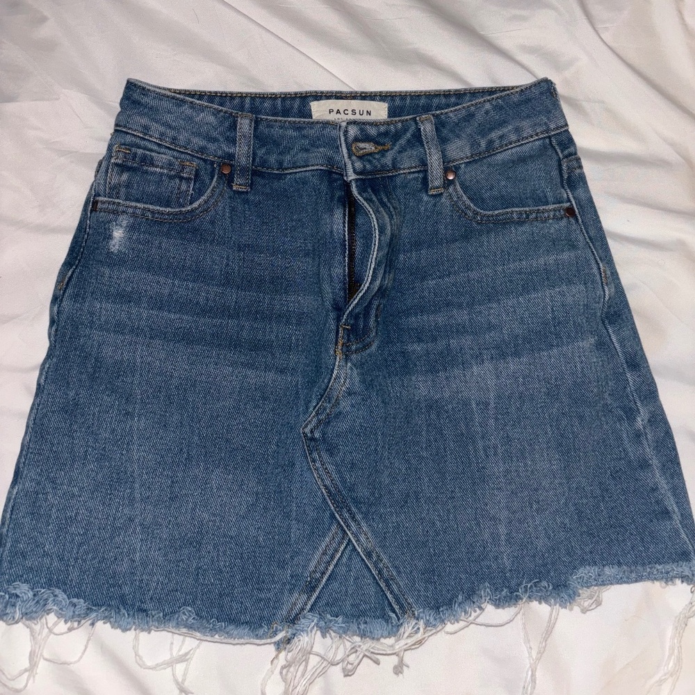 Pacsun medium wash denim blue mini skirt (Size 24)